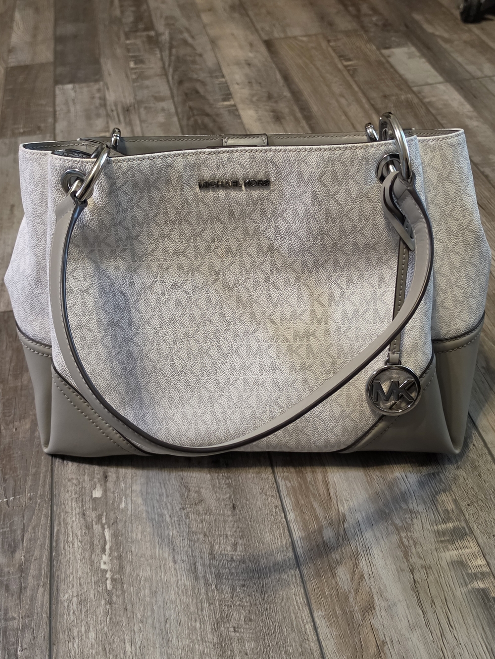 Michael Kors Nicole Shoulder Bag